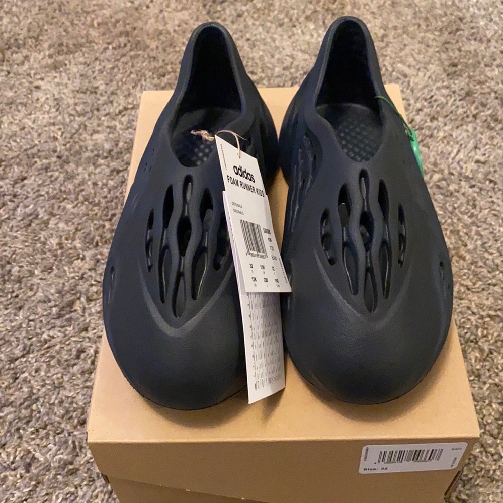 Yeezy Foam Mineral Blue (kids) - Picture 1 of 8